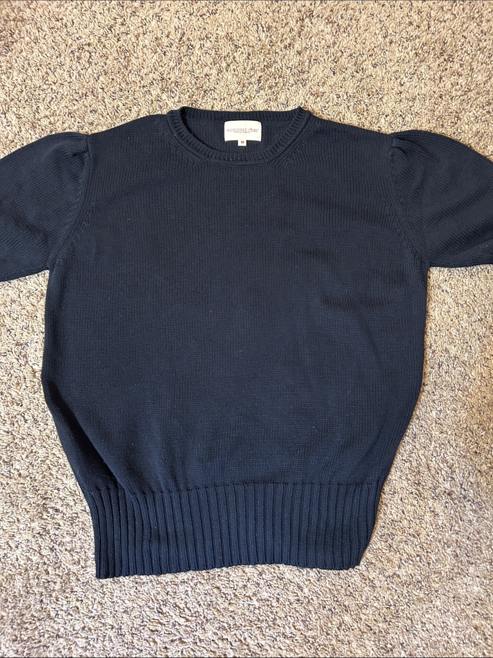 Monterey  Bay Black Short Sleeve Ribbed Hem Knit Top woman’s medium